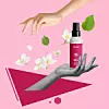 Lucent Blue Light Protection Serum - Inovativni proizvod koji štiti od plavog svjetla iz ekrana kojima smo okruženi, kao i plavog svjetla koje dolazi od unutarnje rasvjete, odnosno HEV svjetla. Ultimativna zaštita u bočici uz ekstrakt bušinovke koji sprječava propadanje kolagena kod izloženosti HEV svjetlu, melanin koji upija HEV svjetlo i ekstrakt divizme, prvi prirodni aktivni kozmetički sastojak koji HEV svjetlo odbija i time koži daje prirodni blistavi efekt.