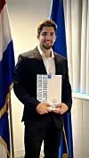 David je diplomirao na Učiteljskom fakultetu