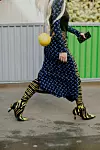 Street style u Parizu/ kombinacija boja i uzorka