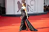 Nesrin Sanad nosi Lei Lou by Alex na premijeri filma Jour avec le Feu (nakit: Tokatzian Venezia, cipele: Rene Caovilla, Hair and MUA: Beautick by Beppe d‘Elia, Godina Team Worldwide by Olga Godina)