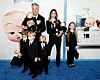 Alec Baldwin sa suprugom i djecom