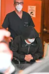 Brad je posjetio stomatologa i obavio neugodan zahvat. Izvađen mu je umnjak, što je u njegovoj dobi iznimno neobično jer se najčešće vađenje 'osmice' obavlja do ranih tridesetih.