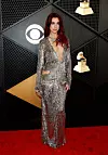 Dua Lipa u kreaciji Courréges