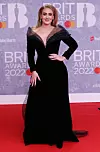 Adele na dodjelu je stigla u Armani Privé haljini.