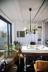 Marinin Mountain Studio ne samo da je dom i radni prostor u jednom, nego kombinira i naizgled nespojive stilove - seosku tradiciju, povijest jaskanskog kraja te modernu umjetnost i arhitekturu