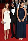 Sa suprugom Taniom i kćerkom Rihannom Farah na premijeri filma ‘No Time To Die‘ u Londonu lani
