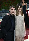 Na prošlogodišnjoj Met Gala više je pozirao s Daisy Edgar-Jones nego sa svojom djevojkom