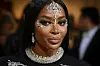 Make-up trenuci godine: Neupitna kraljica modnih pista Naomi Campbell očarala je sve na Met Gali draguljima na licu
