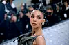 Bivša djevojka FKA Twigs tužila ga je u prosincu 2020. godine zbog psihičkog i seksualnog zlostavljanja