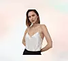 Slip top Calvin Klein (1229 kn)/ torbica Guess (1099 kn)/ cargo hlače Patrizia Pepe (1369 kn) - sve dostupno na answear.hr