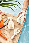 Na plažu nikako bez dobre zaštite: jedan od novijih proizvoda brenda Afrodita je mlijeko za vrlo visoku zaštitu sa SPF-om 50 , a koje sadrži UVA i UVB filtre 'nove generacije' te je idealno za cijelu obitelj.