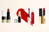 Hermes Matte Rouge Casaque (64 eura)/ Chanel Rouge Coco Flash Ultime (40 eura)/ Maybelline Super Stay Matte Pioneer (7,95 eura)/ YSL Rouge Pur Couture The Slim Rouge Extravagant (42 eura)