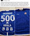 Majka Igora Cvitanovića poklanja jedinstven dres svog sina.