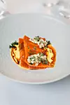 Raviolo punjen raguom od zeca