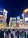 Legendarni Shibuya Crossing u Tokyju, more ljudi svjetala i energije metropole koja nikad ne spava