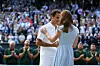 S Roger Federer nakon finala s Novakom Đokovićem, 2019.