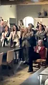 Uz princa Harryja i Meghan Markle među uzvanicima su bili Gwyneth Paltrow, Jennifer Aniston, Carol Burnett, Courteney Cox, Katy Perry, Melissa Etheridge i Orlando Bloom