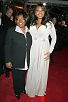 S pokojnom majkom Darnell Donnerson na premijeri filma 'Dreamgirls' 2006. u New Yorku