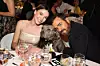 Nicole Brydon Bloom i Justin Theroux s njegovim ljubimcem Kumom