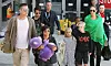 Brad Pitt i Angelina Jolie s djecom Maddoxom, Shiloh, Paxom, Knoxom, Vivienne i Zaharom u Los Angelesu 2014.