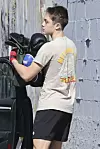 Premda je nježne građe, njegov uzor je boksački šampion Muhamed Ali