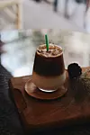 Cold Brewed Coffee od ledene kave na kakvu smo navikli razlikuje se prvenstveno u načinu pripreme.