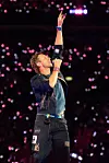 Chris Martin na turneji s bendom