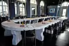 U interijeru restorana dominira kameni stol na kojem se nekoć prodavala riba