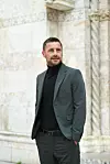 Iako dizajnira trenirke, Vedrana se danas najčešće može vidjeti u odijelu