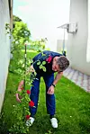 U vrtu su nedavno posadili ruže, limun, kivi i rajčicu - što je bila Enina posljednja želja.
