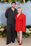 Glumci Luke Newton i Nicola Coughlan na najavi treće sezone u Londonu