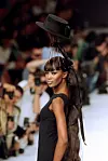 Naomi Campbell na Chanelovoj reviji 1995.