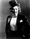 Marlene Dietrich među prvim je ženama nosila odijelo