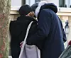 Poljubac glumice i najpoželjnijeg britanskog neženje potvrdio je da su zaljubljeni