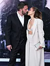 Poljubac sa suprugom na premijeri filma ‘Mother‘