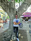 Petar Nikolić na šetnici u Limassolu.