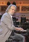 Benny Andersson, koji je bio u braku s Anni-Frid, zajedno s Bjornom je producirao oba nastavka filma ‘Mamma Mia!’