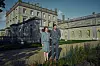 Olivia Colman kao kraljica Elizabeth II, Josh O'Connor kao princ Charles.