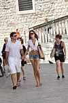 Dubrovnik 140712. Na vikend u Dubrovnik stigli su Ivan Todoric i njegova dugogodisnja djevojka Milica Mihajlovic. Stigli su kasno sinoc, a jutos su se spustili do Straduna popiti kavu. Na slici je mladi par na putu od Straduna prema kuci, ispred dominikanskog samostana. Obitelj Todoric posjeduje kucu u Dubrovniku. Foto: Sinisa Sunara / Cropix