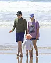 Ed Sheeran sa suprugom Cherry Seaborn, te kćerkicama Lyrom i Jupiter proveo je dan na pješčanoj plaži