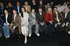 Karlie Kloss, Cruz Beckham, David Beckham, Delphine Arnault, Robert Pattinson i Gwendoline Christie u prvom redu