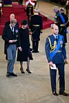 Princ Harry i Meghan Markle pratili su kraljičin lijes u procesiji do Westminster Halla 14. rujna