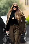 Rosie Huntington-Whiteley zna kako nositi it komad sezone
