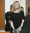 Amy na saslušanju kada je prvi put morala u zatvor