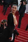 Bella Hadid nosila je kolekciju modne kuće Schiaparelli.