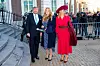 Princeza Amalia s ocem, kraljem Willemom-Alexanderom i mamom, kraljicom Maximom na ulazu u Senat