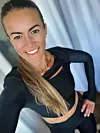 Pomoglo joj je izbacivanje glutena iz prehrane, prestala je trenirati u teretani, kod kuće je radila bodyweight treninge i šetala svaku večer - minimalno sat vremena