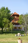 Eko selo Krš idilična je oaza mira s drvenim kućama za najam i vanjskim bazenom