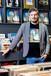 U horoskopu je blizanac koji voli suprotnosti i kontraste koji se privlače, nadopnjavaju i stvaraju nešto novo