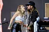 Billy Ray Cyrus i Miley Cyrus na zajedničkom nastupu 2019.